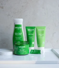 Weleda Skin Food Lip Balm -Cosmetica Winkel 1047x1200 1