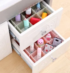 Merkloos Kunststof Ladeverdeler - Lade Organizer - Set Van 4 Stuks - Voor Kleding/Keuken/Bureau/Make-Up - Op Maat Te Knippen - 37x7CM - Wit -Cosmetica Winkel 1153x1200