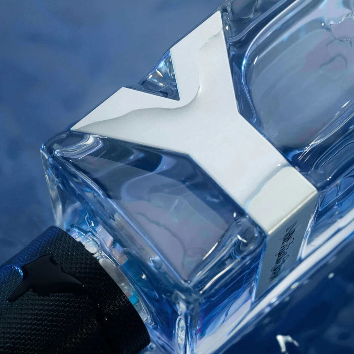 Yves Saint Laurent Y - Eau De Toilette 100 Ml - Herenparfum 10 Yves Saint Laurent Y - Eau De Toilette 100 Ml - Herenparfum - Afbeelding 10