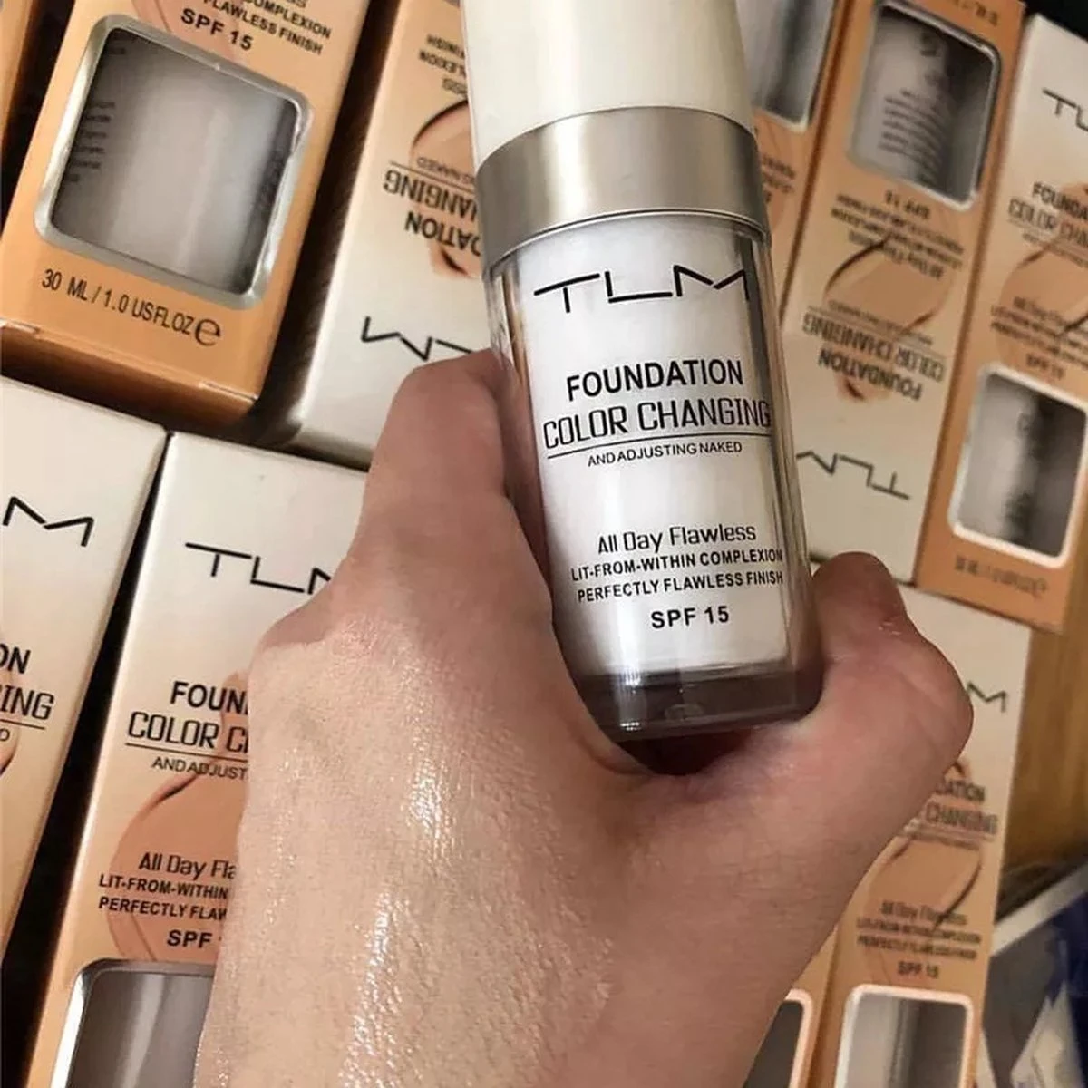 Merkloos 100% Originele Kleurveranderende Foundation Color Changing Foundation Past Zich Aan Aan De Huidskleur Met Spf 15 1 Merkloos 100% Originele Kleurveranderende Foundation Color Changing Foundation Past Zich Aan Aan De Huidskleur Met Spf 15