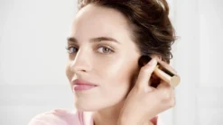 Bourjois Foundcealer Foundation - 110 Vanille Clair -Cosmetica Winkel 1200x675 3