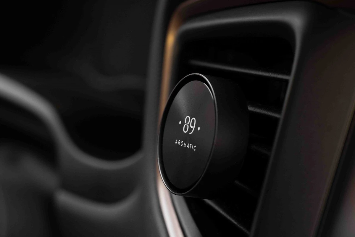 Aromatic 89 - Autoparfum - Luxe Auto Luchtverfrisser - Voor Luchtrooster - Autogeur - Auto Verfrisser - Auto Luchtje - Geurverfrisser - Vent Clip - Cadeau Voor Hem - By Design - Incl REFILL EXTRA - Vaderdag 1 Aromatic 89 - Autoparfum - Luxe Auto Luchtverfrisser - Voor Luchtrooster - Autogeur - Auto Verfrisser - Auto Luchtje - Geurverfrisser - Vent Clip - Cadeau Voor Hem - By Design - Incl REFILL EXTRA - Vaderdag