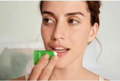 Weleda Skin Food Lip Balm -Cosmetica Winkel 1200x810