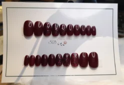 SD Press On Nails - B-Series - Plaknagels - Nagelset 20 Nagels - B72 - Rood - Gellak - Nagellak - Korte Ronde Nageltips - Nepnagels Met Lijm - Kunstnagels - Nail Art - Handmade - Valse Nagels - Nagelvijl - Accessoires - Korte Nagels - Glitter -Cosmetica Winkel 1200x826