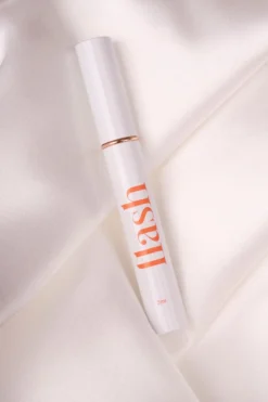 Célie Beauty FLASH - Wimperserum - Binnen 1 Week Zichtbaar Resultaat - 100% Vegan - Wimpergroei - Wimperverzorging - Volle Wimpers - Dikke Wimpers - 3ml - Hydraterend 13 Célie Beauty FLASH - Wimperserum - Binnen 1 Week Zichtbaar Resultaat - 100% Vegan - Wimpergroei - Wimperverzorging - Volle Wimpers - Dikke Wimpers - 3ml - Hydraterend -Cosmetica Winkel 800x1200 18