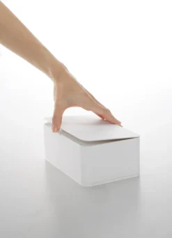 Yamazaki Bakje Voor Vochtige Doekjes - Wit - Met Deksel -Cosmetica Winkel 867x1200 1