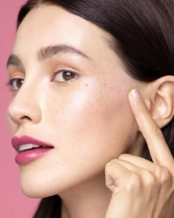 Labello Coral Crayon Lippenbalsem - Hydratatie & Intensieve Kleur -Cosmetica Winkel 960x1200 5